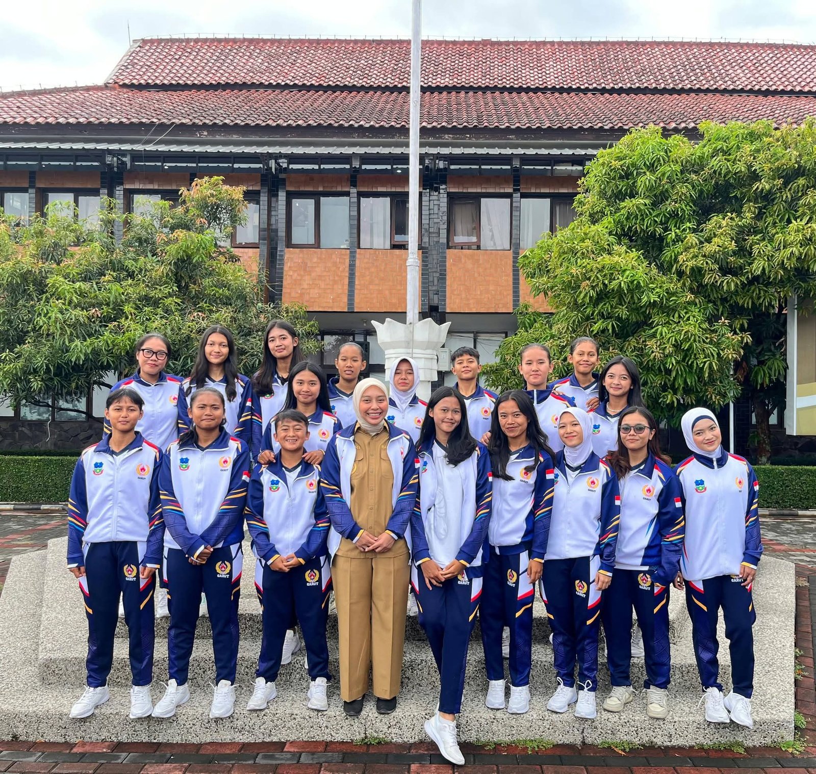 Dua Putri Terbaik Kampung Panyosogan Wakili Kabupaten Garut di Ajang Olahraga Tingkat Provinsi Jawa Barat
